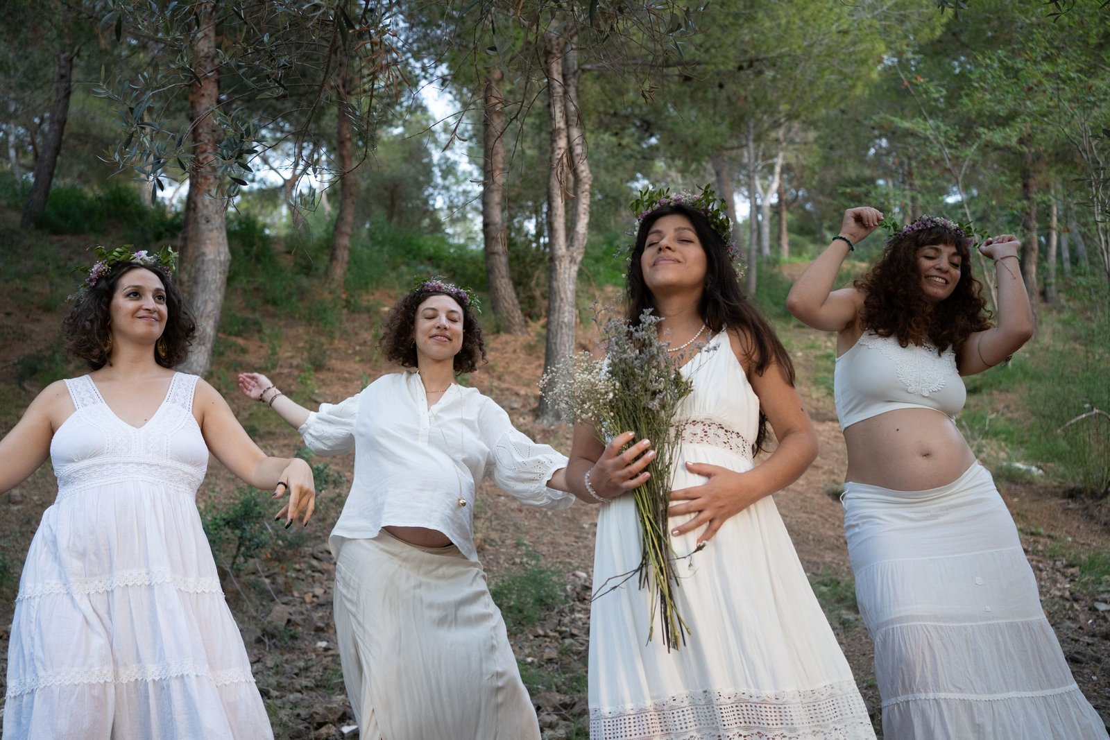 Ceremonia de maternidad en el bosque