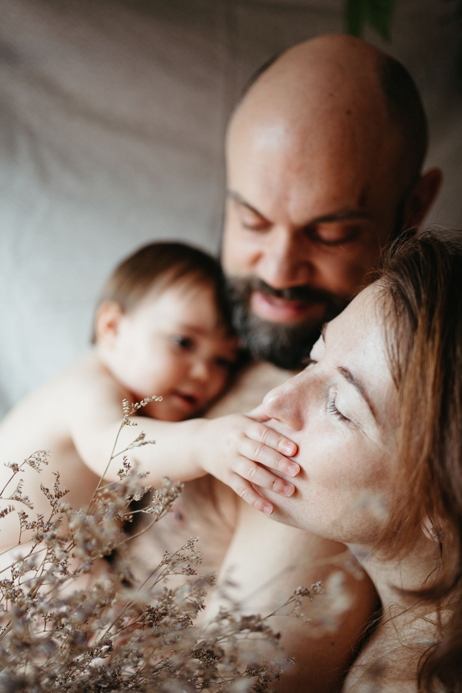 Familia: padre, madre y bebé